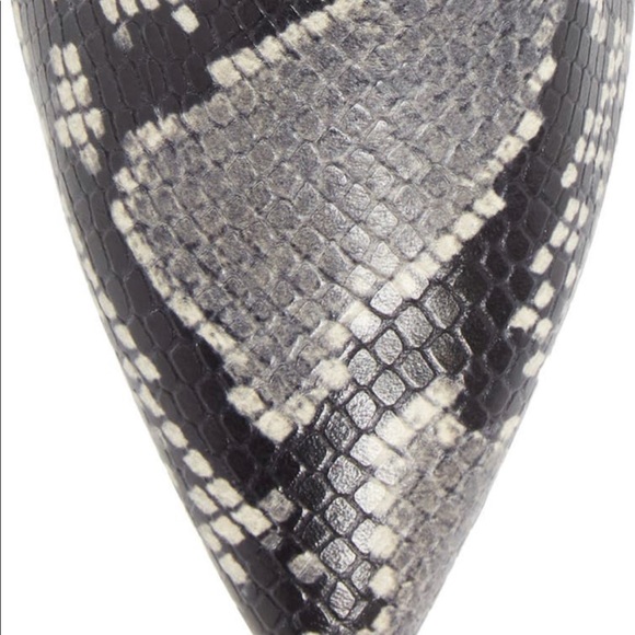 Ulani Pointy Toe Bootie NWOB - Picture 4 of 4